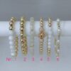 Armband met witte half-edelsteen